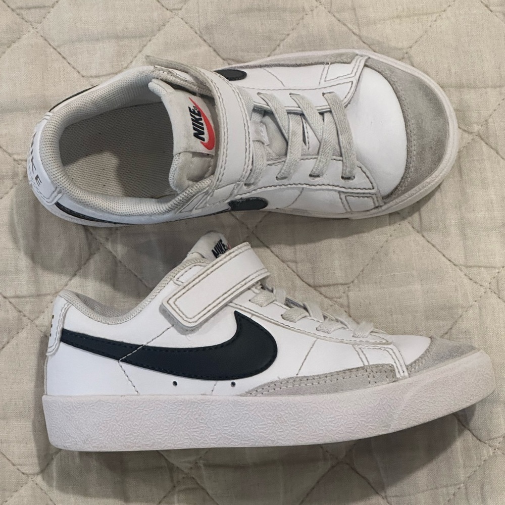 Nike Blazer Low '77
Little Kids' Shoes
Size 11C